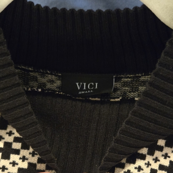 VICI Alma Cross Jacquard Mock Neck Sweater - Picture 4 of 8